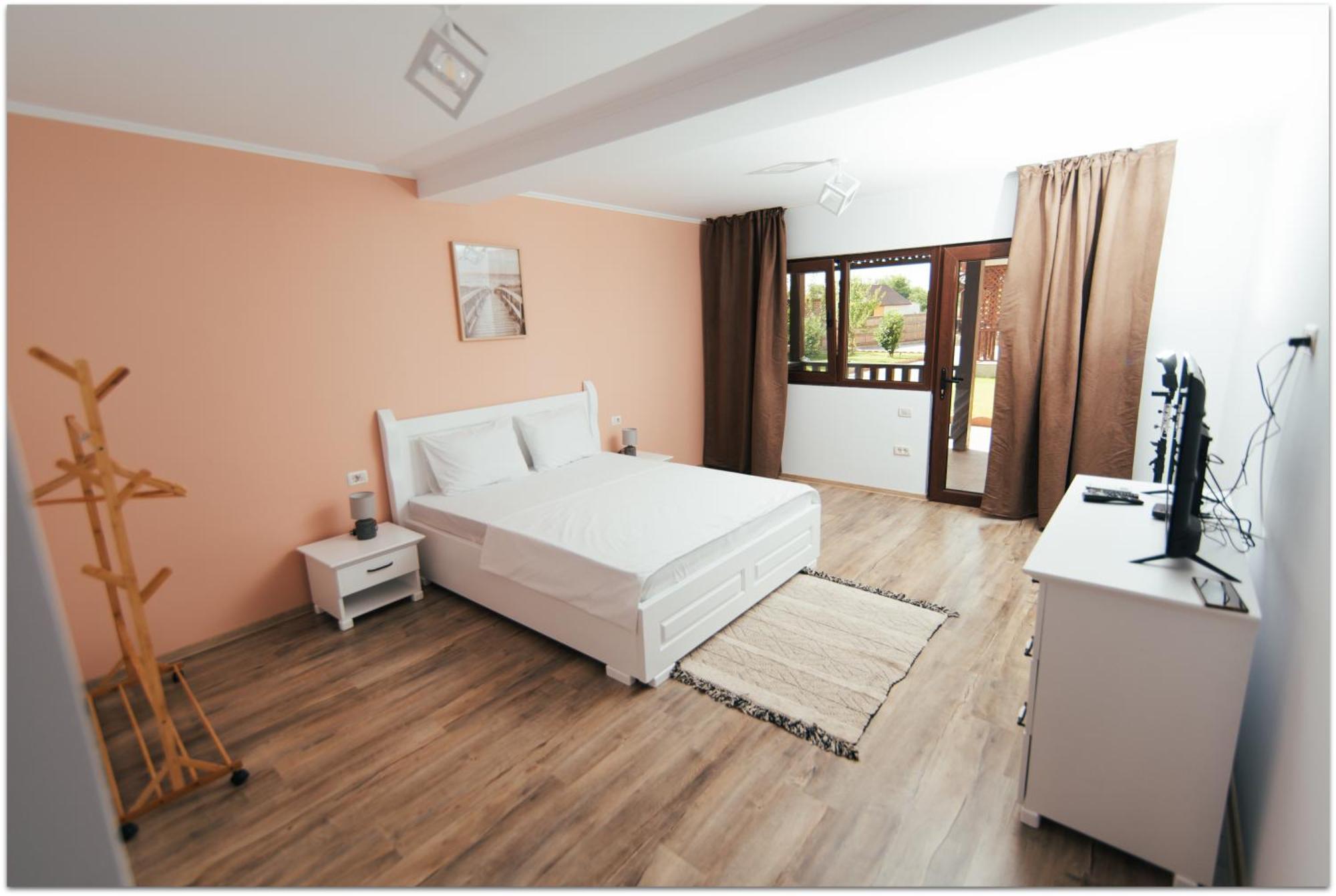 La Relian Hotell Partizanii Exteriör bild