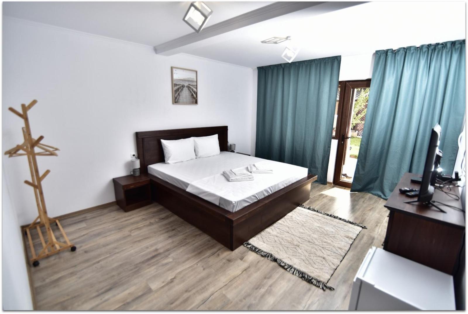 La Relian Hotell Partizanii Exteriör bild
