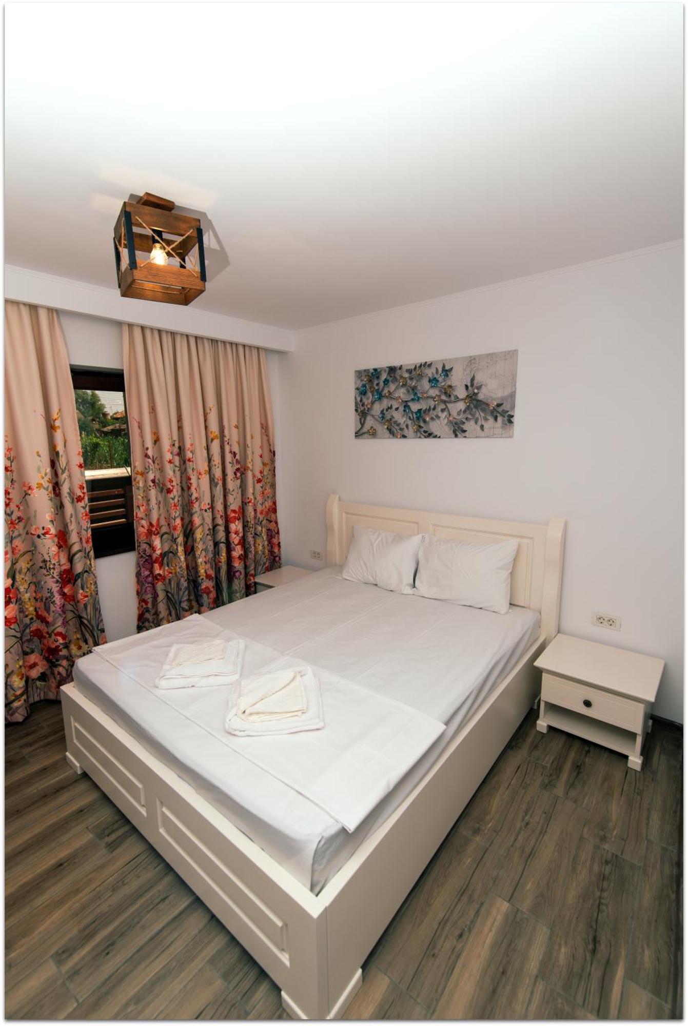 La Relian Hotell Partizanii Exteriör bild